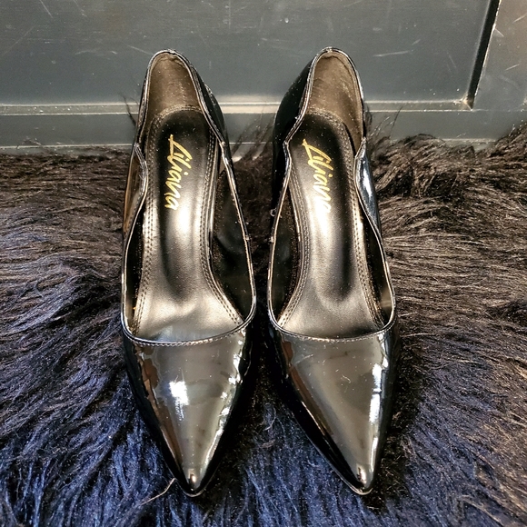Black Heels - Picture 1 of 5